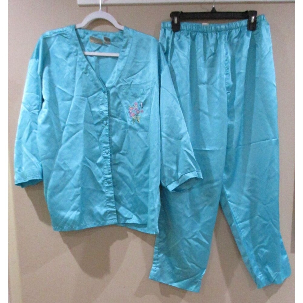 Vtg. E.J.C. Intimates Pajama Set Women Lg Blue Embroidered Silky Polyeseter